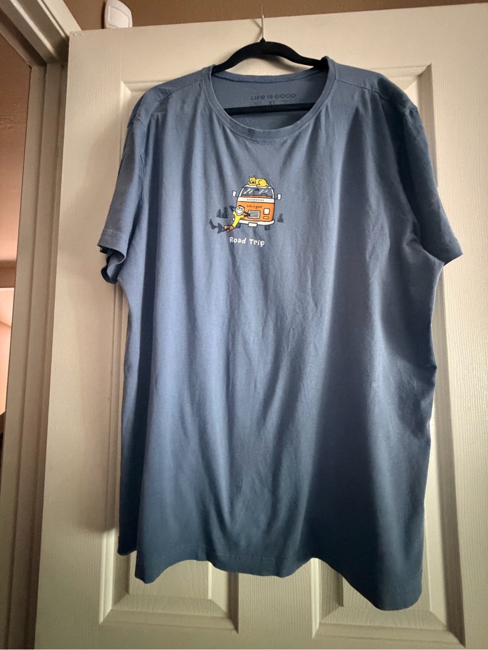 Life Is Good Men’s Road Trip Graphic Tee — Slate Blue